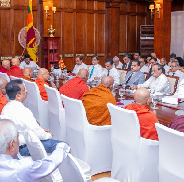 නීති රෙගුලාසිවලින් පමණක් රටක් ඉදිරියට යා නොහැක – ජනපති