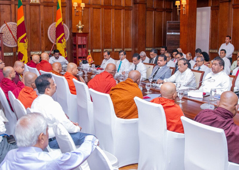 නීති රෙගුලාසිවලින් පමණක් රටක් ඉදිරියට යා නොහැක – ජනපති