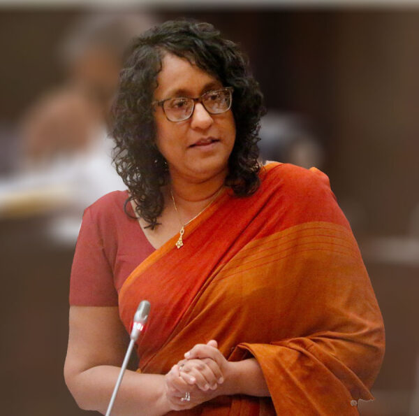 සංචාරක වීසා මත ව්‍යාපාර පවත්වාගෙන යන පුද්ගලයන් පිළිබඳව රජය සැලකිලිමත් වේ – අගමැතිනි