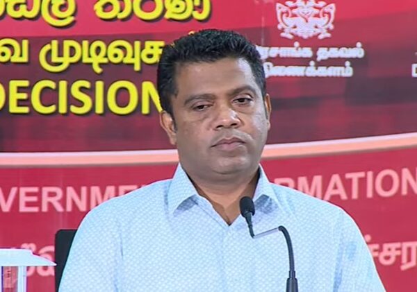 සිසුන් 300ට අඩු පාසල් 6,576ක් සඳහා රුපියල් 6,000 දීමනාවක්