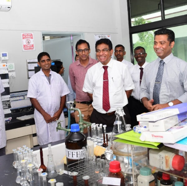 ඉදිරි වසර දෙක තුළ රටේ ඖෂධ නිෂ්පාදන ධාරිතාවය ඉහළ නැංවීමට කටයුතු කරනවා – වෛද්‍ය නලින්ද ජයතිස්ස