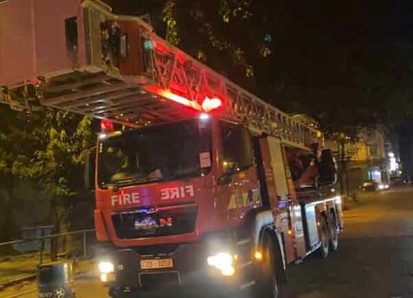ක්‍රිෂ් ගොඩනැගිල්ලේ අදත් ගින්නක්