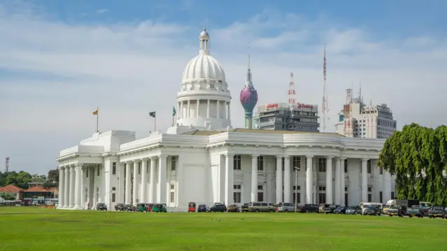 කොළඹ බලය කාටද?